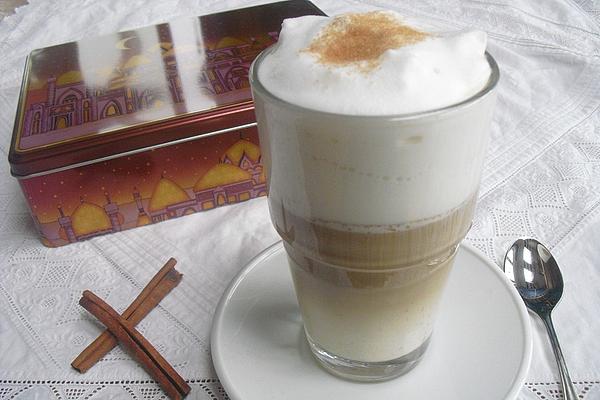 Vanilla-cinnamon Latte Macchiato