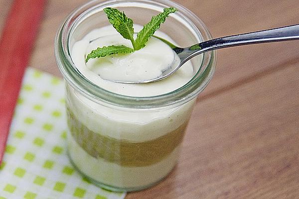 Vanilla Cream on Rhubarb Compote