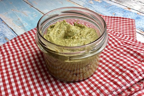 Vegan Avocado and Basil Pesto