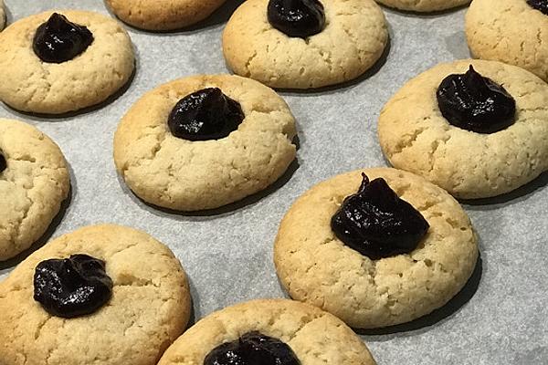 Vegan Marzipan Hussar Donuts