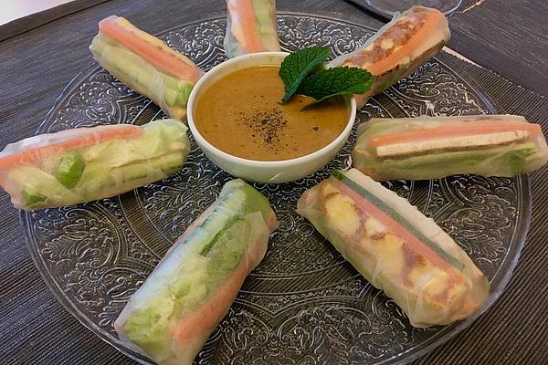 Vegetarian Summer Rolls with Peanut Dip