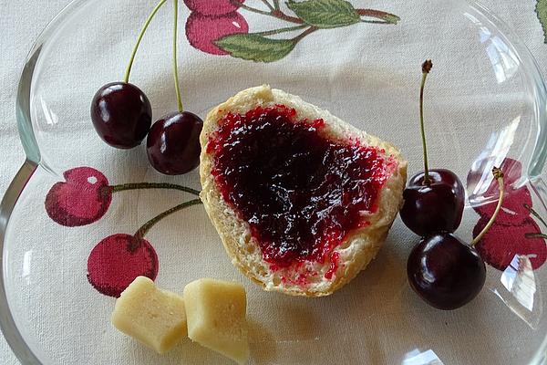 Velvety Cherry – Marzipan – Jam