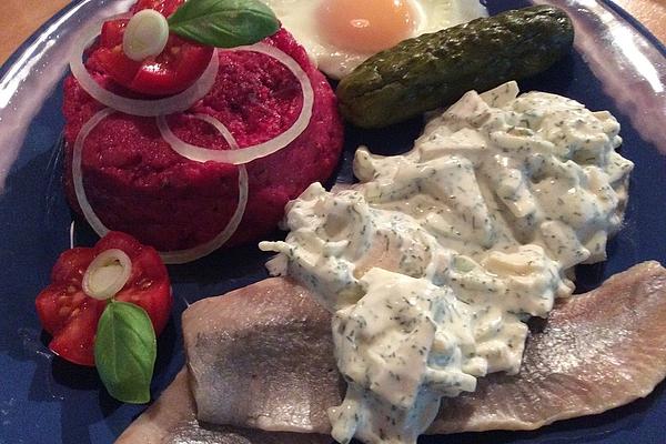 Virgin Herring Girls with Housewife Sauce