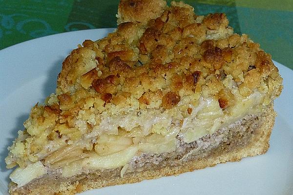 Walnut – Apple – Crumble Cake