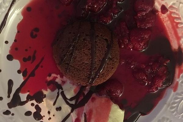 Warm Chocolate Cakes with Liquid Core