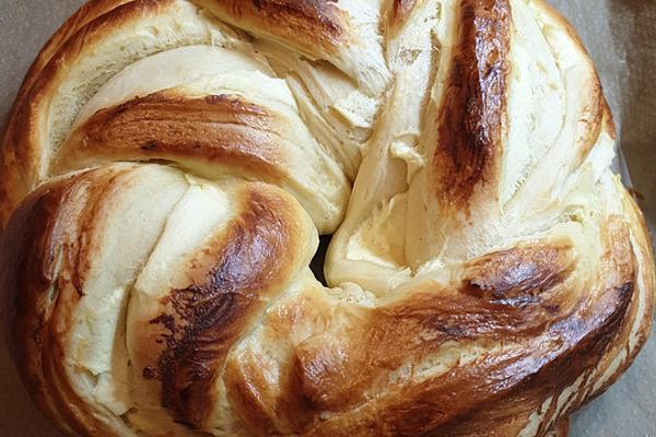 Yeast Braid with Quark Filling