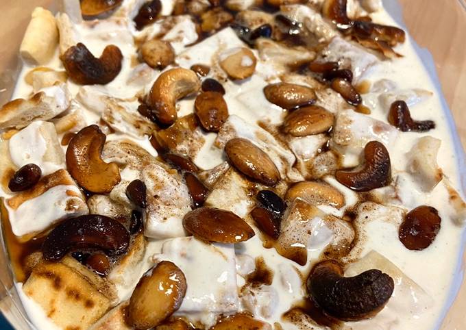 Fatteh – Lebanese Yogurt with Cashew Nuts and Chickpeas