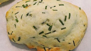 Andi`s Chive Pretzel