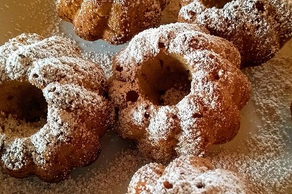Apple and Cinnamon Minigugls