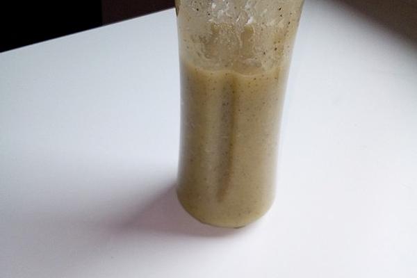 Apple and Kiwi Smoothie