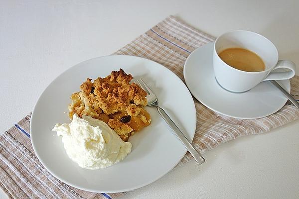 Apple Crumble with Raisins