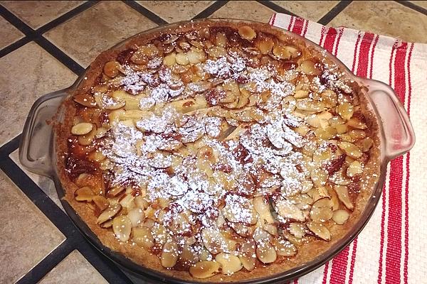 Apple Pie with Amaretto Cream