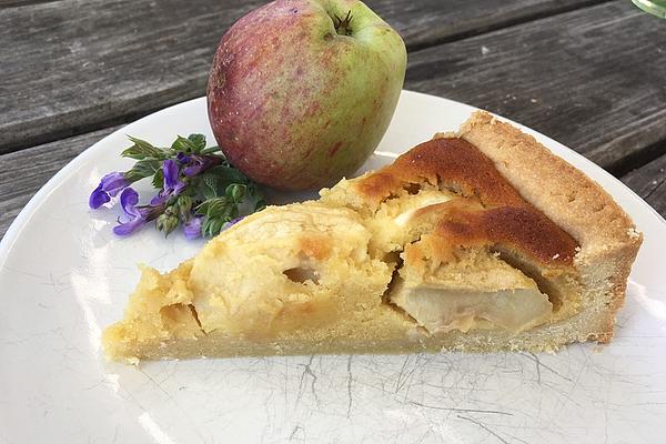 Apple Pie with Marzipan Cream