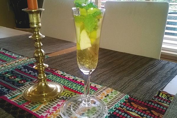 Apple Prosecco Cocktail