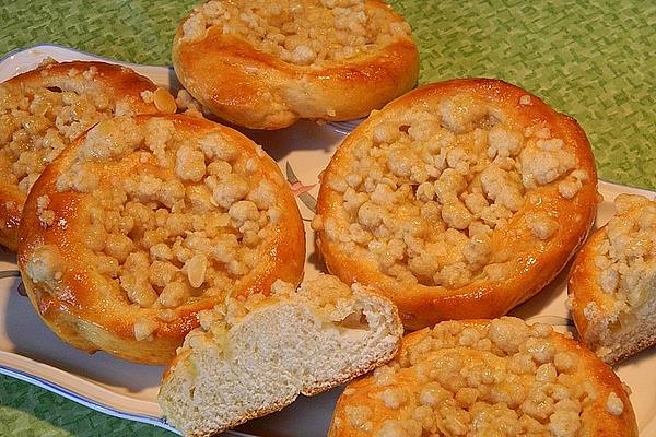 Apple Snails with Cinnamon Sprinkles