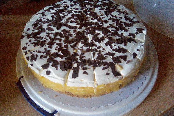 Apple Tart with Cream and Sour Cream Topping