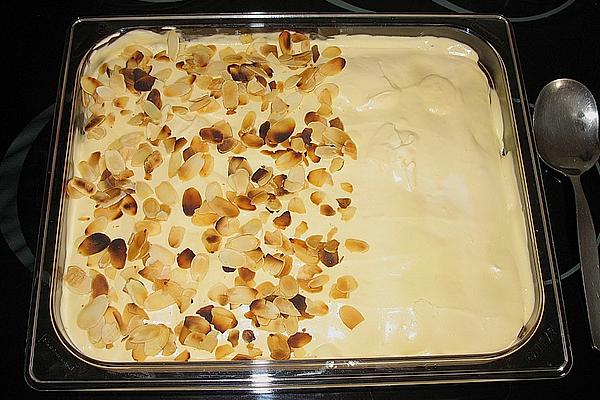 Apple Tiramisu with Sliced ​​almonds