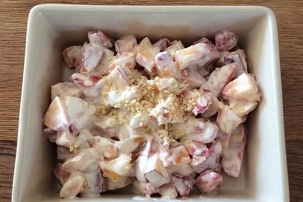 Apricots, Nectarines and Strawberries in Honey-quark Sauce
