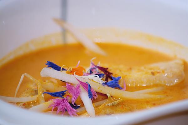 Asian Curry Soup with Lemongrass Chicken