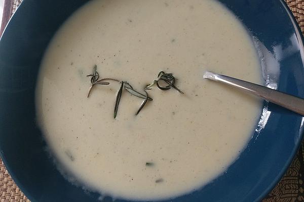 Asparagus Cream Soup with Fine Almond Flavor