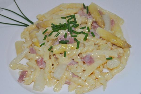 Asparagus Noodle Pan with Ham and Cream
