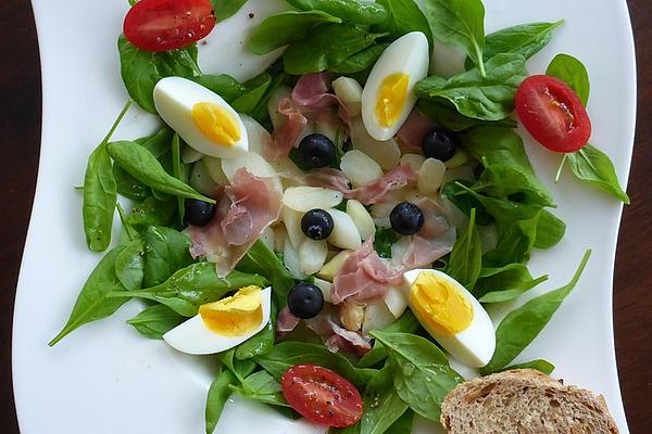Asparagus Salad with Fresh Spinach and Blueberries