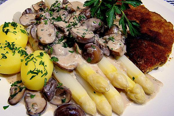 Asparagus with Mushroom Cream and Cutlets