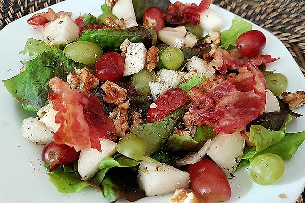 Autumn Salad with Grapes