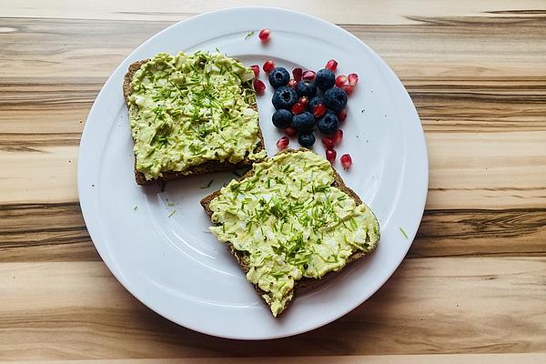 Avocado Egg Fitness Salad