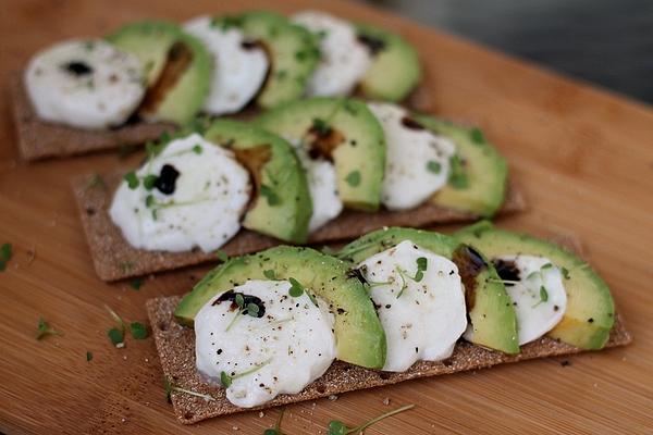 Avocado Mozzarella with Forest Fruit Balsamic Vinegar on Crispbread