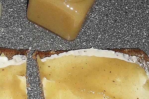 Baked Apple – Velvet Jelly with Marzipan