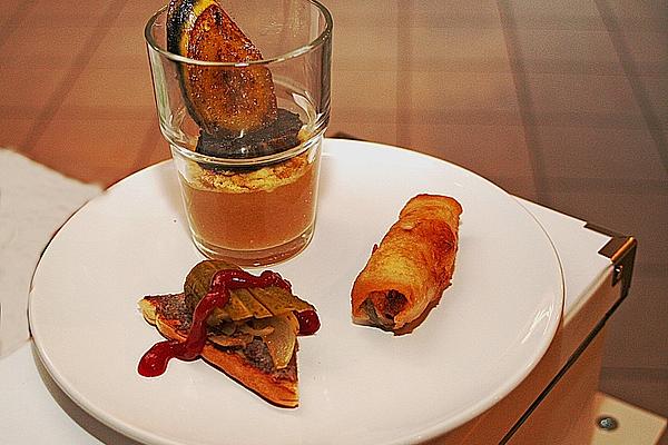 Baked Black Pudding on Apple – Quince – Compote with Speculoos and Spicy Banana