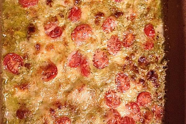Baked Chicken in Tomato and Mozzarella Pesto