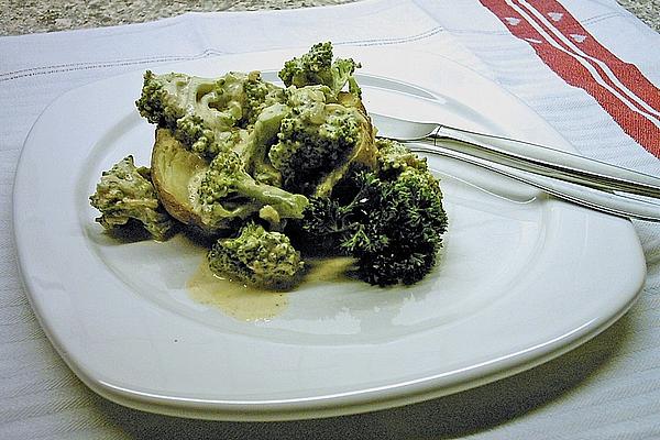 Baked Potatoes with Broccoli – Sour Cream – Dip
