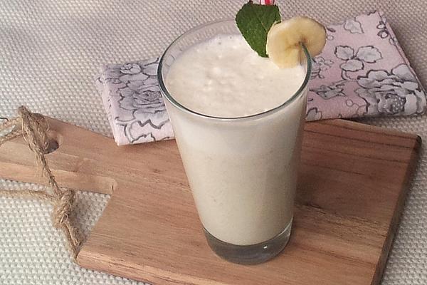 Banana and Elderflower Shake