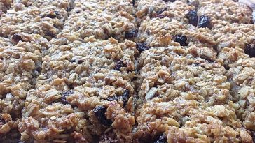 Homemade Granola Bars / FlapJacks