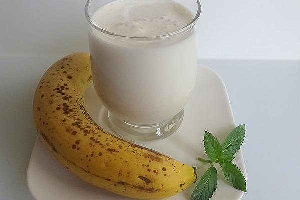 Banana Snickers Vanilla Shake