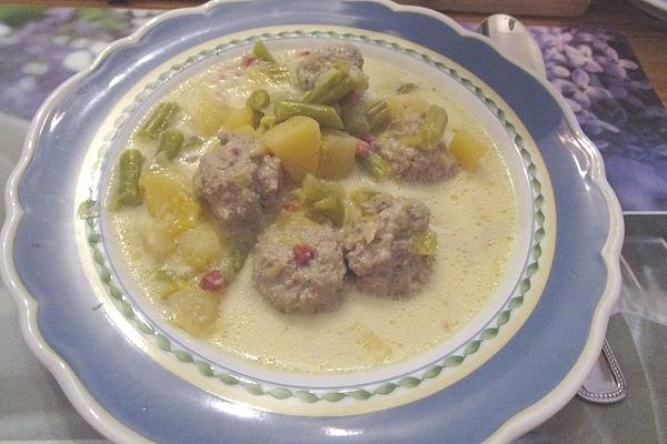 Bean Soup with Meatballs