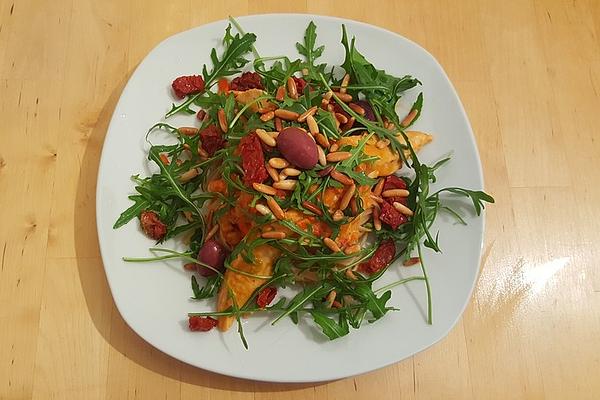 Bell Pepper and Chicken Pasta with Arugula and Pine Nuts