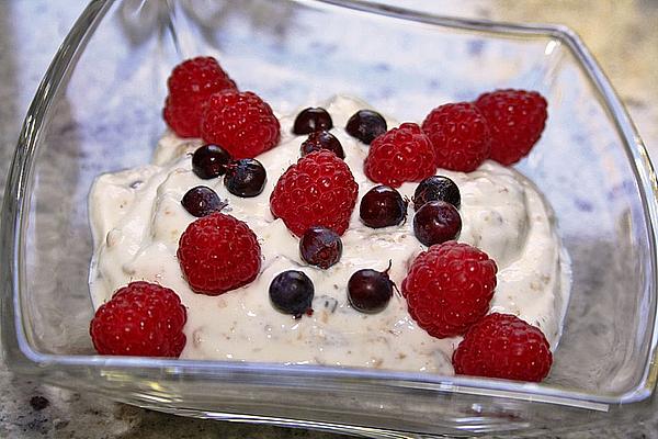 Berry Curd with Muesli