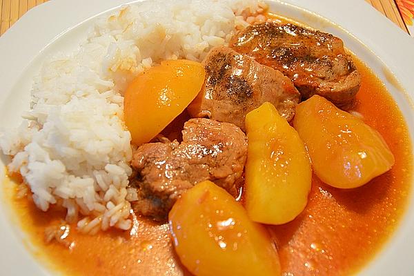 Bibi`s Pork Fillet with Peaches in Dark Sauce
