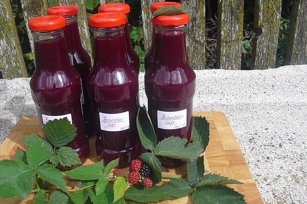 Blackberry Juice Great-grandmother`s Style