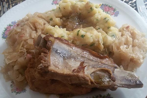 Boiled Ribs with Sauerkraut