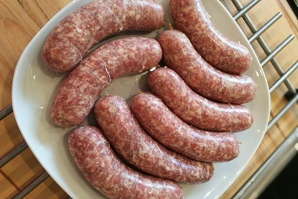 Bratwurst with Mediterranean Flavor