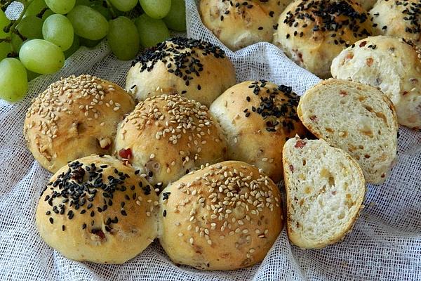 Bread Roll Sun with Bacon and Onions