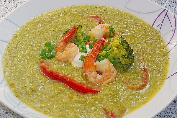 Broccoli Cream Soup with Herbs and Peppers