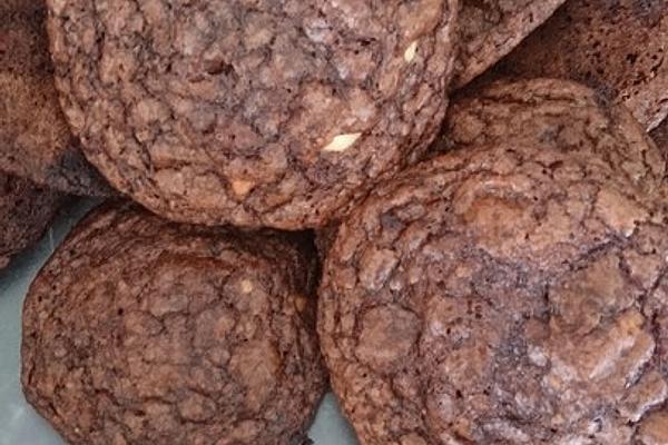Brownie Cookies with Peanuts