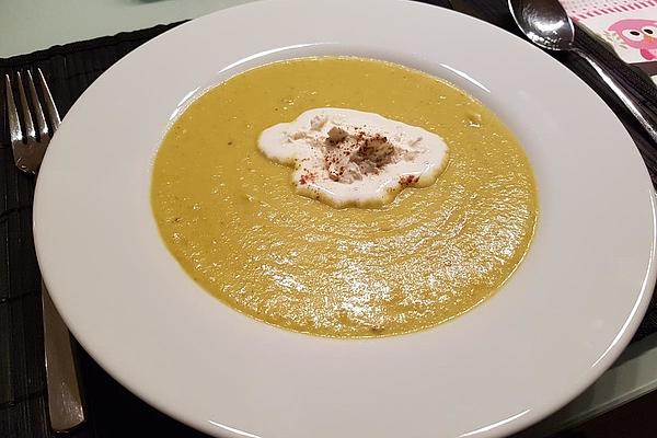 Brussels Sprouts Curry Soup with Topping Of Cinnamon
