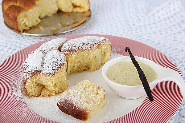 Buchteln with Custard