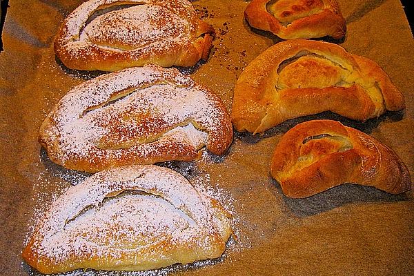 Butter Croissant After Grandma Anna